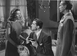 The beautiful Laura Hunt (Gene Tierney) is the obsession of detective Mark McPherson (Dana Andrews) and newspaper columnist Waldo Lydecker (Clifton Webb)