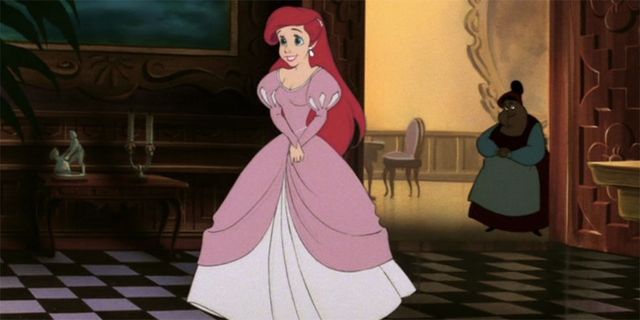 Ariel steps into the Library of congress for the first time