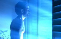 World's roomiest tanning bed.